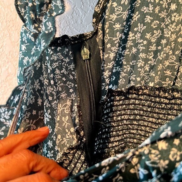 Green Sundress – XS (New, No Tags!) 🌿☀️ - Picture 2 of 7